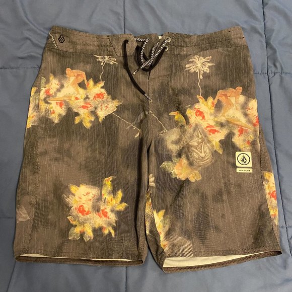 Volcom Surfer Print Shorts - Picture 1 of 2
